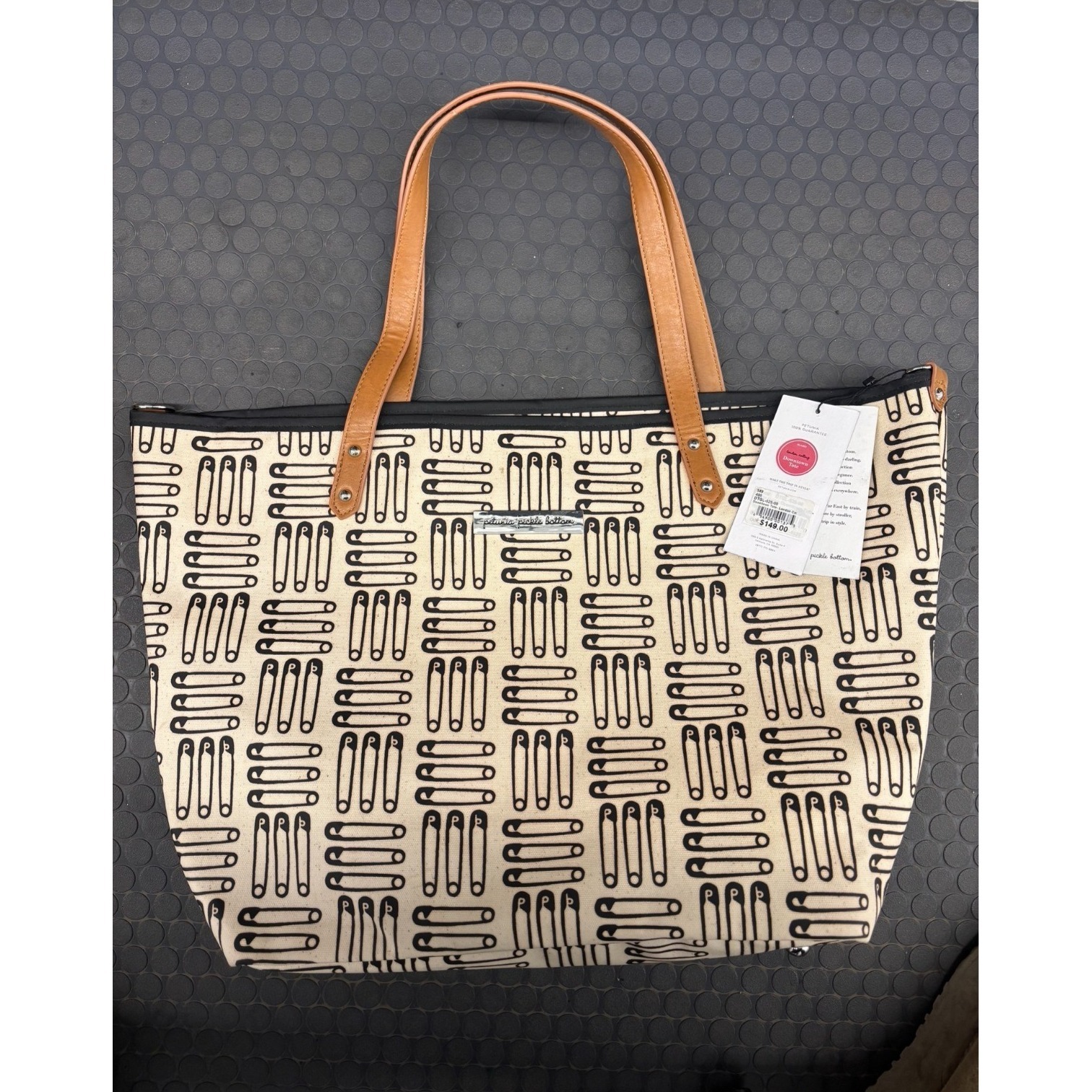 Nwt Petunia Pickle Bottom Downtown Tote Bag Women's Black Beige Safety Pin Print
